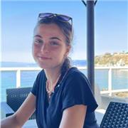 Habladora, simpática, muy responsable y trabajadora.
Imparto clases se refuerzo, sé hablar valenciano e inglés fluido, y alemán