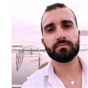 Laureato in Lingue e Culture Comparate offre lezioni private di lingua cinese