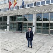 Profesor de matemáticas para ayuda de alumnos de ESO. Amplia experiencia, soy Ingeniero de Caminos, con sólida formación