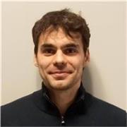 Profesor de matemáticas  y física para todas las edades. Muy empático con el alumnado