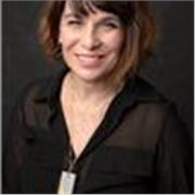 Docente con abilitazione all'insegnamento di filosofia, storia e scienze umane, impartisce lezioni private