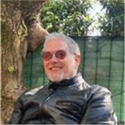 Ciao, sono un life coach, consulente filosofico, esperto di antropologia esistenziale, insegnante di mindfulness.