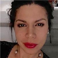 Professeure diplômée native du Venezuela, propose des cours particuliers d'espagnol en ligne ou face à face. Tous les niveaux. Lecture, compréhension et expression orale et écrite. Cours dynamiques et méthode efficace
