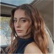 Soy italiana con un C1 de español , en noviembre haré el C2 , doy clase de italiano de cualquier nivel siendo madre lingua.