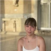 Entusiasta, cercana, creativa y flexible.
Mis clases van dirigidas a alumnos de infantil y primaria.