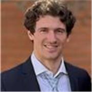 Ingegnere di 26 anni, laureato con massimo dei voti mentre lavorava. 