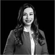Maestra especializada en Derecho, Derechos Humanos, Política, etc