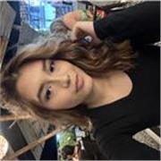 Docente de español con habilidades comunicativas y pedagógicas para clases virtuales