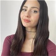 Studentessa al quarto anno di liceo a Roma, Certificato livello C1 advanced in inglese. Offre lezioni anche online su necessità