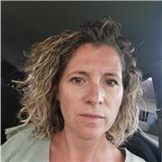 Maman de 2 enfants exerçant dans le domaine de la santé, je suis disponible pour vous aider à faire vos devoirs et réviser des notions d'ordre général.