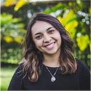 Soy Maestra en música con énfasis en ejecución instrumental de la Universidad el Bosque. Cuento con más de 10 años de experiencia como cantante
