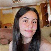 Estudiante de psicología , titulada en B1 de inglés , graduada en bachiller . ¡ Con ganas de transmitir mis ganas de aprender y ser un apoyo para aquello que se les atranca a los pequeños de la casa !