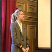 Étudiante en licence donne des cours de français et/ou de littérature de la primaire jusqu'au lycée, présentiel ou à distance