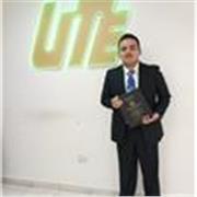 Maestro con experiencia para adolescentes de secundaria