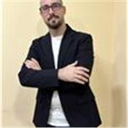 docente di economia che impartisce lezioni di AFM (amministrazione, finanza e Marketing)