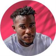 Me defino con un profesional, organizado, atento y dinámico. Los estudiantes  los considero creativos, curiosos e inteligentes.