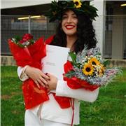 Laureata in lingue, offro aiuto compiti a ragazzi delle medie e bambini delle elementari, soprattutto in inglese ma posso anche aiutare in storia, italiano, matematica, geografia e spagnolo