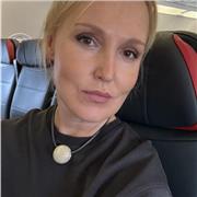 • Professeure d’anglais passionnée au service des élèves