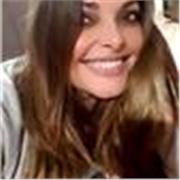 Sono una maestra di primaria,dolce seria e scrupolosa.Offro aiuto compiti in tutte le materie compreso inglese(ho certificazioneC2