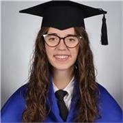 Profesora titulada en Química, imparte clases de forma online.