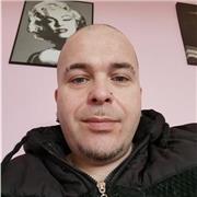 Passionné d'histoire je souhaiterais donner de mes connaissances à des petits ou grands