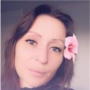 De langue française maternelle et, d'une diversité d'expérience, ayant une approche pédagogique et psychologique,