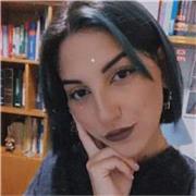 Ragazza di 29 anni, insegnante di scuola elementare, laureata in psicologia offre aiuto compiti