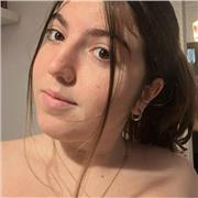 Profesora de matemáticas e inglés, con más de 5 años de experiencia en dichas disciplinas.