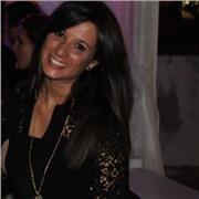 Abilitata impartisce lezioni di doposcuola per bambini di scuole elementari, ragazzi di scuole medie e lezioni di diritto per liceo