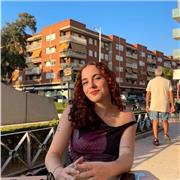 Profesora experta en comunicación y periodismo pero con conocimientos para enseñar asignaturas de instituto