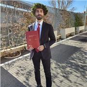 Laureato in Lingue, Culture, Letterature, Traduzione, impartisce ripetizioni d'Inglese e aiuto compiti a persone di tutte le fasce d'età in zona Fondi (LT) e/o online