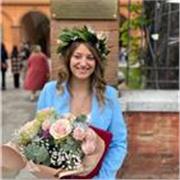 Me defino como una chica creativa, paciente, motivada y amable y enseño inglés e italiano!