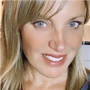 Profesora de inglés con amplia experiencia, NATIVA, imparte clases online a niños y adultos.