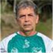 Profesor de apoyo para estudiantes de bachillerato en asignatura de biología