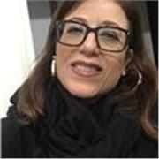 Insegnante scuola primaria, laureata in in lingue, insegno materie umanistiche