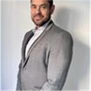 Profesor titulado en marketing y comunicación h coaching personal. Experto en humanidades y en orientación profesional y laboral.