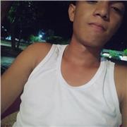 Profesor de castellano imparte clase a niño de todas las edades