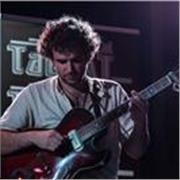 Clases de guitarra eléctrica, lenguaje, composición, harmonía, improvisación