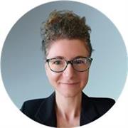 Mon parcours s’est construit à la croisée de la gestion, de la pédagogie et du numérique.