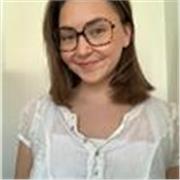 Professeur de chant et de technique vocale, je travaille surtout autour du souffle et la respiration 🥰