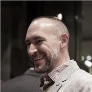 Ciao a tutti! È un piacere condividere la mia passione per la storia dell'arte con voi. La mia formazione in architettura e l'influenza dei miei ispiratori mi hanno guidato nell'esplorazione del legame intrinseco tra arte, architettura e il mondo in cui v