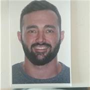 Soy biólogo graduado y tengo conocimientos de todo tipo de ciencias, también tengo nivel B2 de inglés