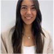 Graduada en magisterio infantil y española, tengo una gran vocación por la enseñanza y experiencia trabajando con niños.