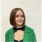 Studentessa universitaria italiana a Parigi e Montréal dà lezioni a distanza direttamente dal paese francofono in cui studia
