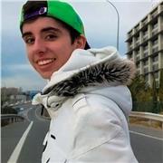 Maestra de Primaria apta para impartir clases a alumnos de Primaria.