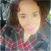 Profesora Educación Básica, Lenguaje, especializada en Primer Ciclo Básico, con competencias en gestión educativa