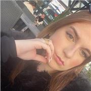 Étudiante en droit, peut aider au devoirs primaire