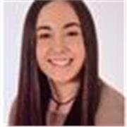 Estudiante universitaria con experiencia impartiendo clases de apoyo escolar, ofreciendo ayuda en cualquier materia que necesiten