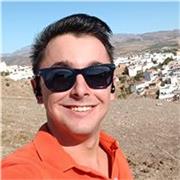 Graduado en física y matemáticas, con muchos años de experiencia en la docencia particular