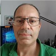 informaticien senior donne cours d'initiation et perfectionnement informatique